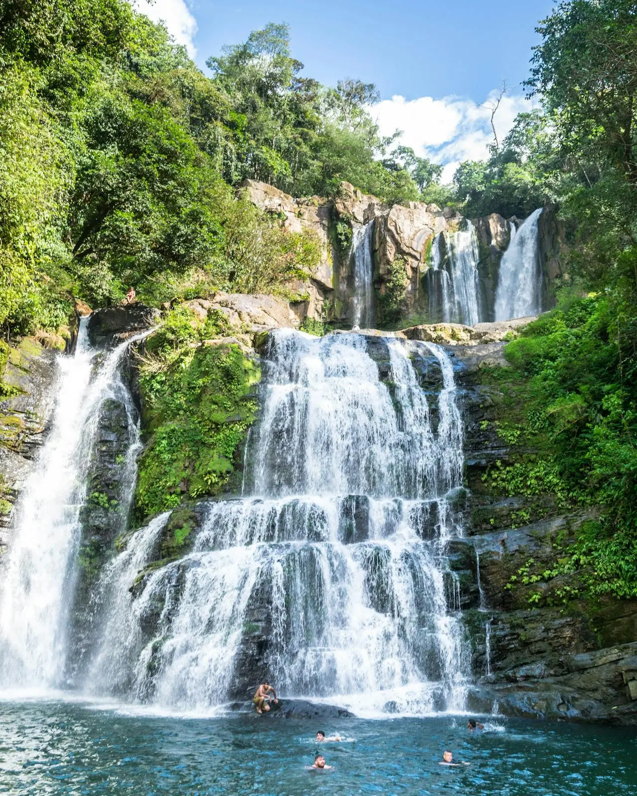 Cataratas Nauyaca durante el Nauyaca Waterfall Tour con Paddle 9 en enero de 2026